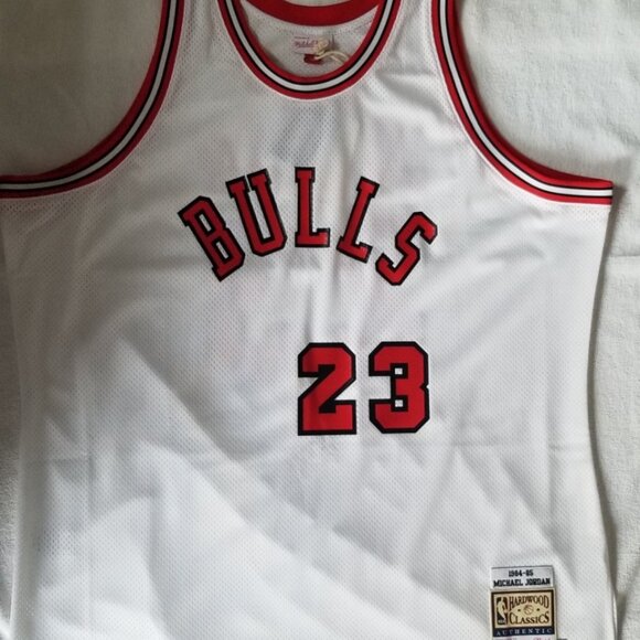 Men's Mitchell & Ness Michael Jordan White Chicago Bulls Rookie Authentic Jersey - Picture 6 of 12